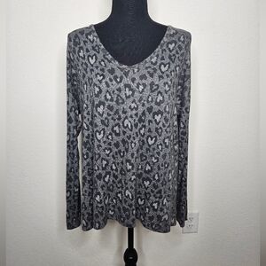 Lucky Brand Grey Leopard Heart Print Long Sleeve V-Neck Slouchy Pullon Knit Top